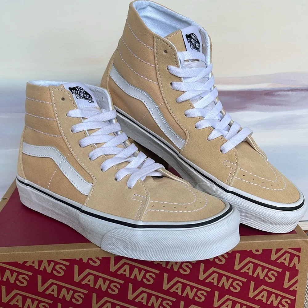 Vans Men’s Sk8-Hi Tapered
Color Theory Honey Peach
VN0A5KRUBLP
Sneakers - Picture 6 of 16